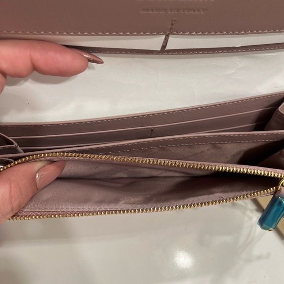 NWT Burberry Pink shimmer wallet - Picture 4 of 4